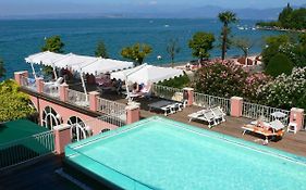 ברדולינו Hotel Alla Riviera Exterior photo