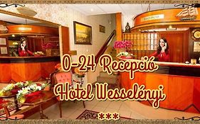 גיור Hotel Wesselenyi Exterior photo