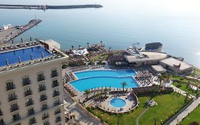 קיירניה Lords Palace Hotel Spa Casino Exterior photo