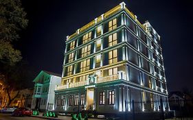 צ'יסינאו Ambassador Hotel Exterior photo