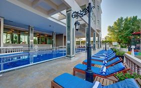 שארג'ה Sahara Beach Resort & Spa Exterior photo