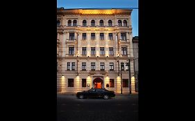 פראג Luxury Family Hotel Royal Palace Exterior photo