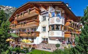 סלבה די ואל גרדנה Hotel Garni Concordia - Dolomites Home Exterior photo