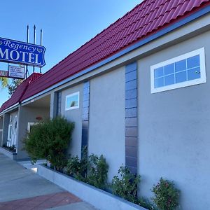 בריאה Regency Motel Exterior photo