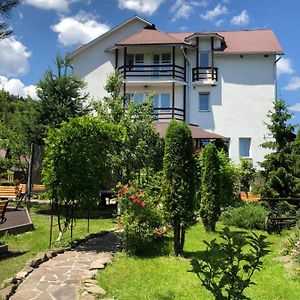 ז'דנייבו Smerekovyi Dvir Exterior photo