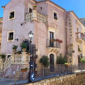 Licodia Eubea B&B Santapau Charme Living Exterior photo