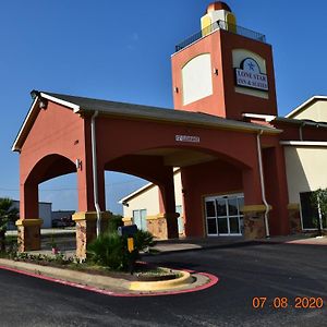 Groesbeck Lone Star Inn & Suites Exterior photo