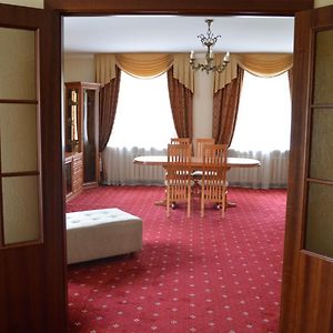 מלון מוסקבה Uzkoe Exterior photo