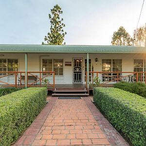 יוגאבורה Birds 'N' Bloom Cottages Exterior photo