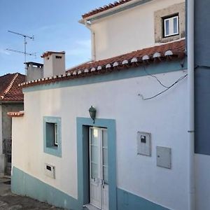אוייראס Typical Small House Near Lisbon Exterior photo