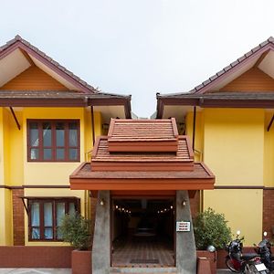 לאמפאנג Yellow Tique Hotel Exterior photo