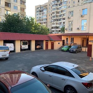קייב Inn On Zhytomyrska Exterior photo