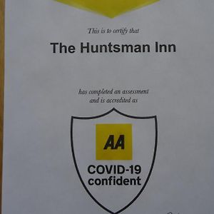 הולמפירת' The Huntsman Inn Exterior photo