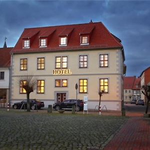 Oebisfelde Hotel Am Markt Exterior photo