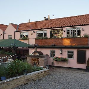 יורק The Tickled Trout Inn Bilton-In-Ainsty Exterior photo