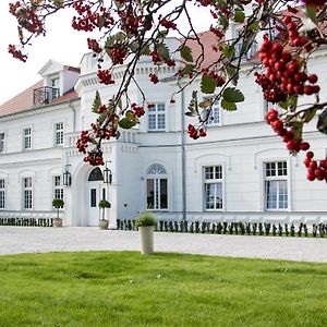 Września Palac Na Opieszynie Exterior photo