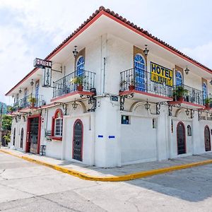 זיהואטנחו Hotel Isis Exterior photo