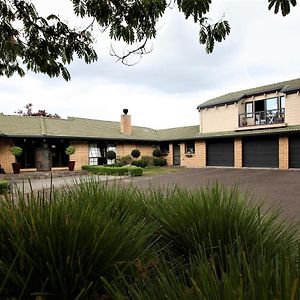 לינה וארוחת בוקר המילטון Cedar Park Bed & Breakfast Exterior photo