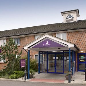 ריילי Premier Inn Basildon Exterior photo