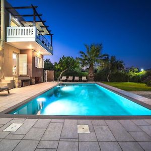 קיסאמוס Petronila Luxury Villa With Heated Private Pool Exterior photo