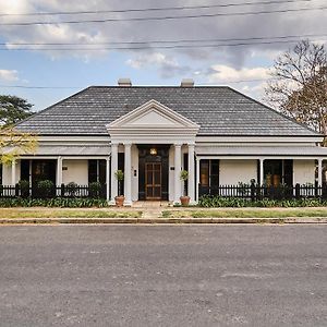 דירות מאטילנד The Regents Park Exterior photo