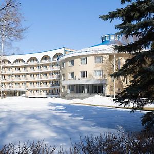 Avangard Vozdvizhenskoe Park Hotel Exterior photo