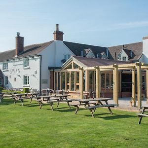 Hanley Castle The Swan Inn Exterior photo