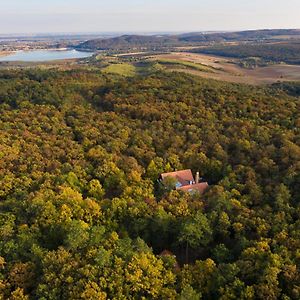 Fehérvárcsurgó Zseri Vadaszhaz Exterior photo