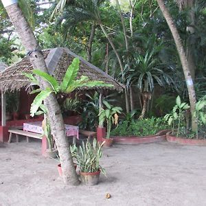 Dumaguete City Felipa Beach And Guesthouse - Gumamela Exterior photo