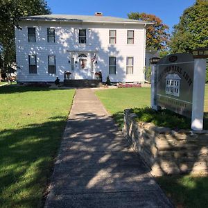 Conneaut Centennial Inn Bed & Breakfast Exterior photo