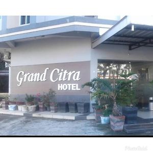 Perabumulih Hotel Grand Citra Prabumulih Exterior photo