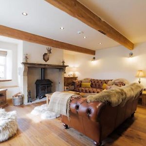 Austwick 5 Star Cottage On The Green With Log Burner - Dog Friendly Exterior photo