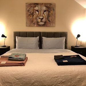 הוילה אקסטר Entire Two Bed Coach House Super King Beds Turn Into Singles Exterior photo