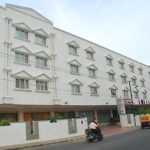מלון העיר בנגלור Parijatha Gateway Exterior photo