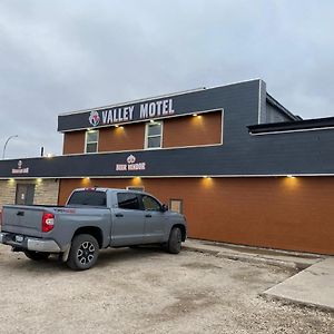 Minnedosa Valley Motor Lodge Exterior photo