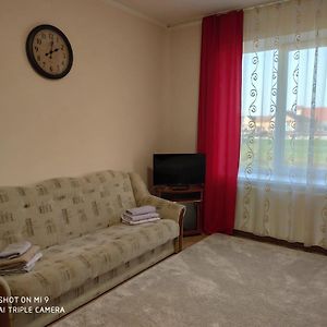 מוקצ'בה Apartments "Domovik" Parkaniya,2A-19 Exterior photo