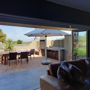 סומרסט ווסט Modern Spacious Home In Heart Of Cape Winelands Exterior photo