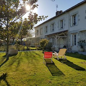 לינה וארוחת בוקר Saint-Jean-dʼAngély Domaine De Pelouaille - Chambre D'Hotes Exterior photo