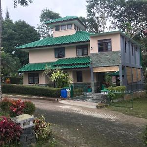 סיאנג'ור Villa Green Fresh - Bumi Ciherang - Cipanas Exterior photo