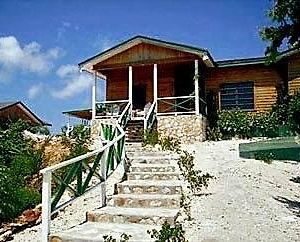 Bennetts Harbour Sammy T'S Beach Resort Exterior photo