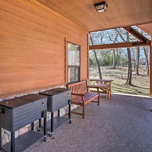 Groesbeck Lodge On The River Hot Tub And Fire Pit Exterior photo