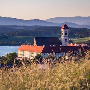 מלון Sankt Georgen am Längsee Stift St. Georgen Am Laengsee Exterior photo