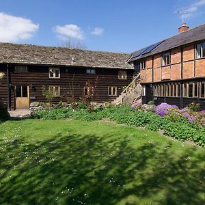 הוילה הרפורד The Old Barn Exterior photo