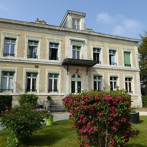 לינה וארוחת בוקר Chateau De Pougy Exterior photo