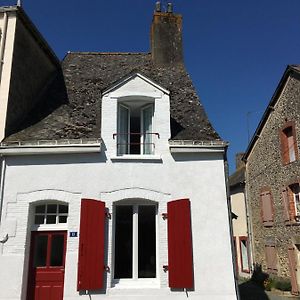 Saint-Christophe-du-Luat Charming Cottage In A Typical French Village Exterior photo