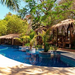 Capiatá Los Lagos Resort Hotel Exterior photo