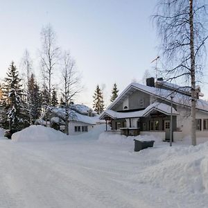 Hyrynsalmi Holiday Home Hallantytar B4 Paritalo Inc- 2 Ski Ticke By Interhome Exterior photo