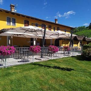 סנטו סטפאנו בלבו La Bossolasca Albergo Ristorante Exterior photo