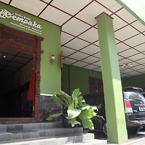 Surakarta  Cempaka Inn Syariah Exterior photo