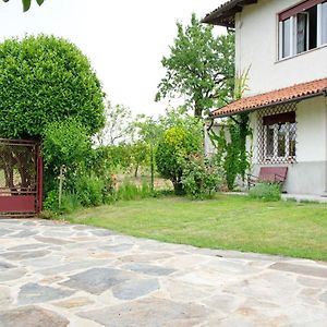 Moncucco Torinese Holiday Home In Asti With A Lovely Hill View From The Garden Exterior photo